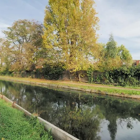 Stunning, Large 1 Bed Riverside Flat Londres Exterior foto