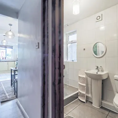 Stunning, Large 1 Bed Riverside Flat Londres Exterior foto